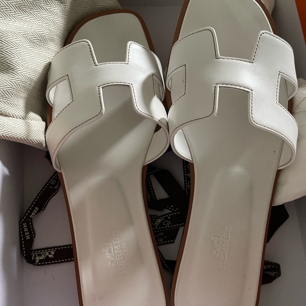 Hermes Oran - Picture 2 of 5